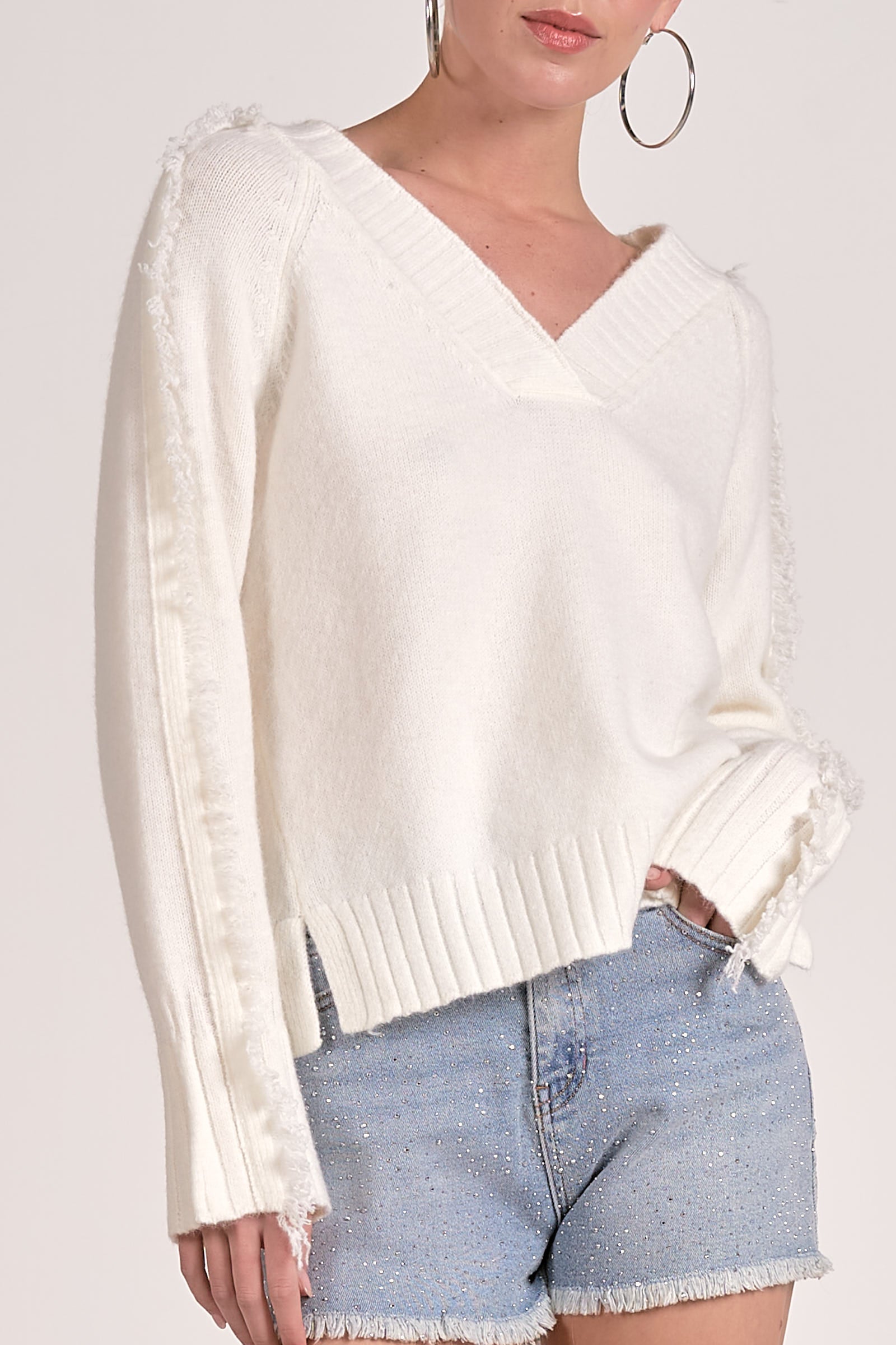 Elan Fray V-Neck Sweater in White
