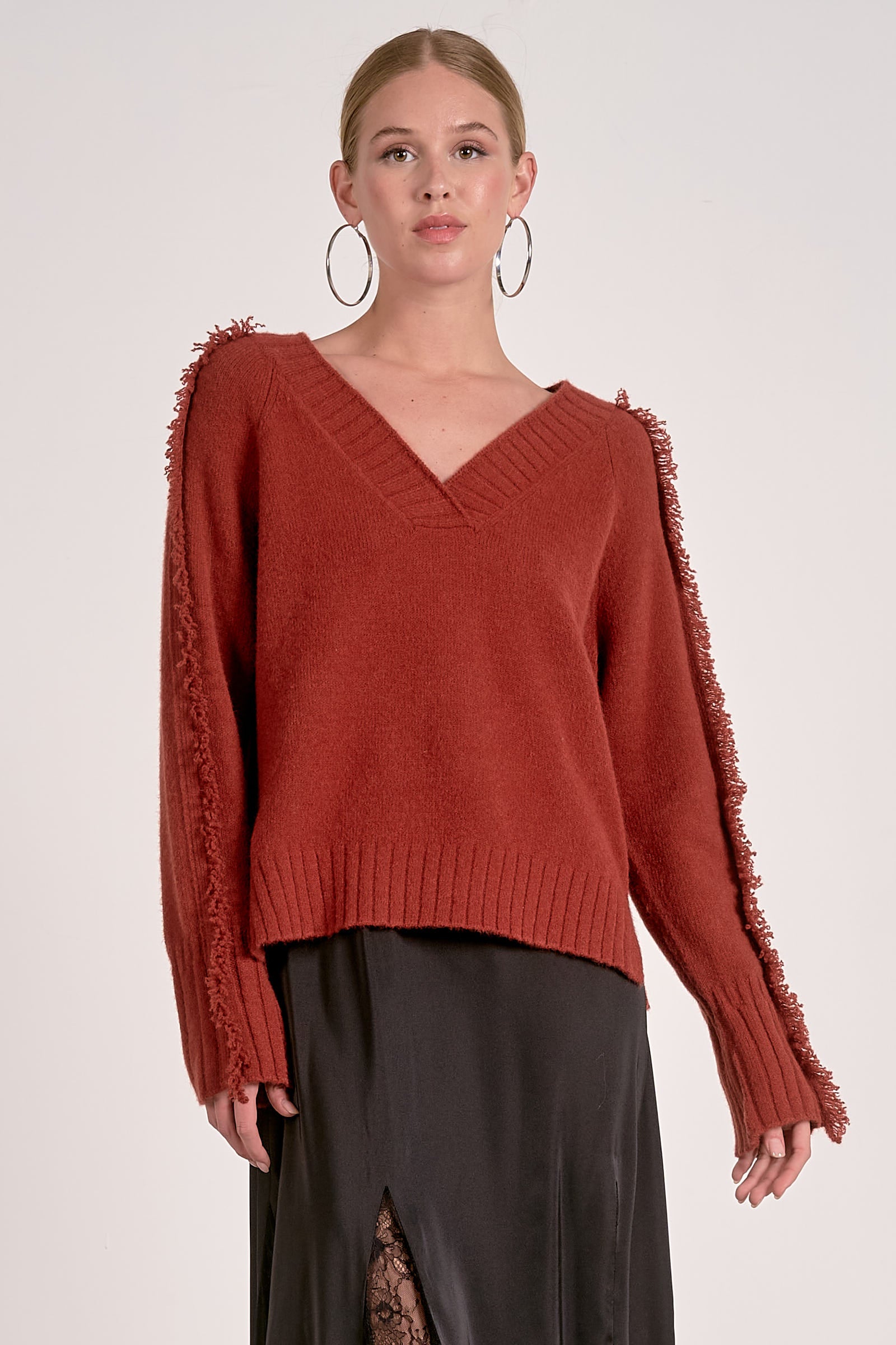 Elan Fray V-Neck Sweater in Rust