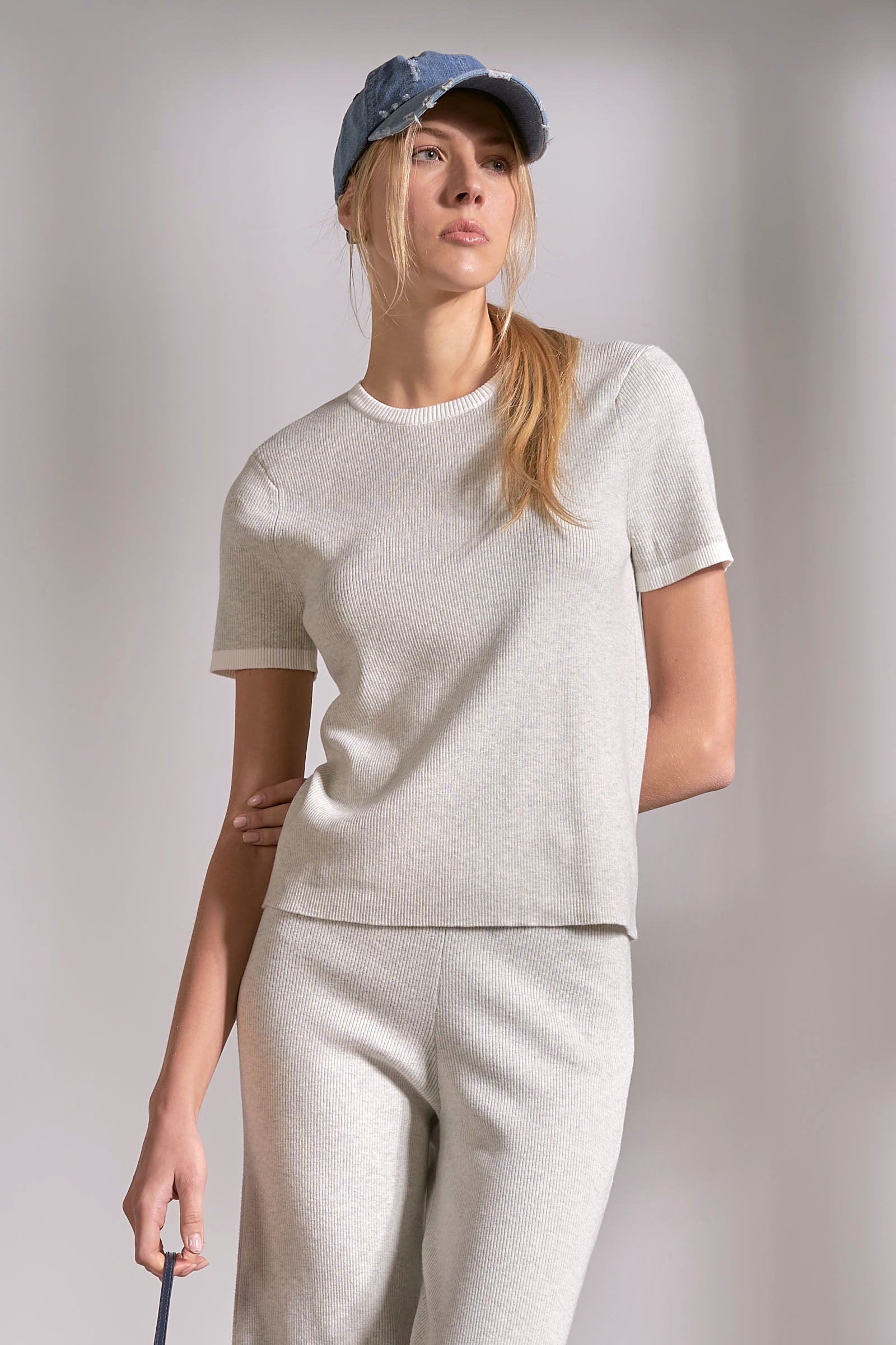 Elan Contrast Trim Short Sleeve Top in Grey White