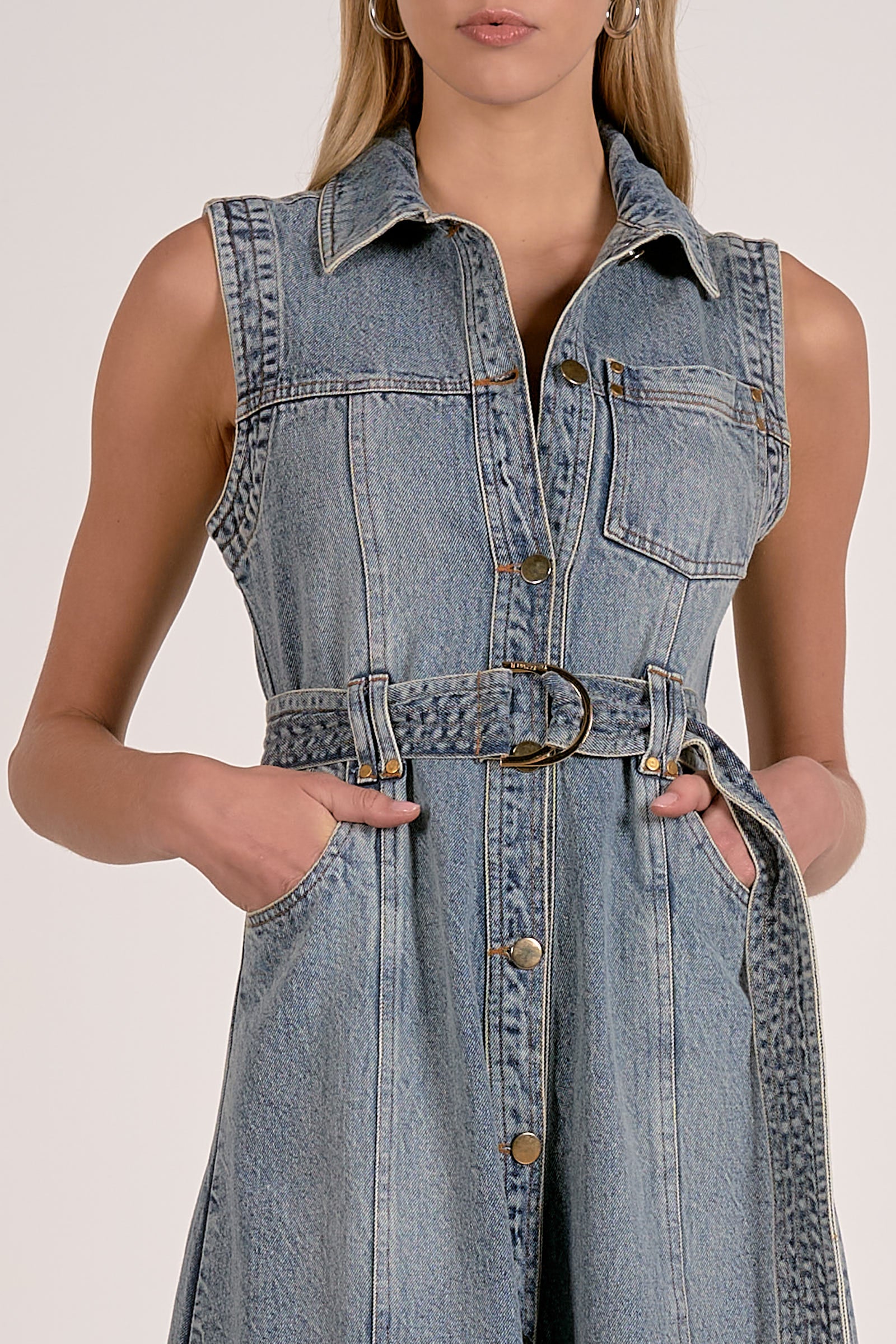 Elan Sleeveless Button-Down Denim Midi Dress – Sierra Deene