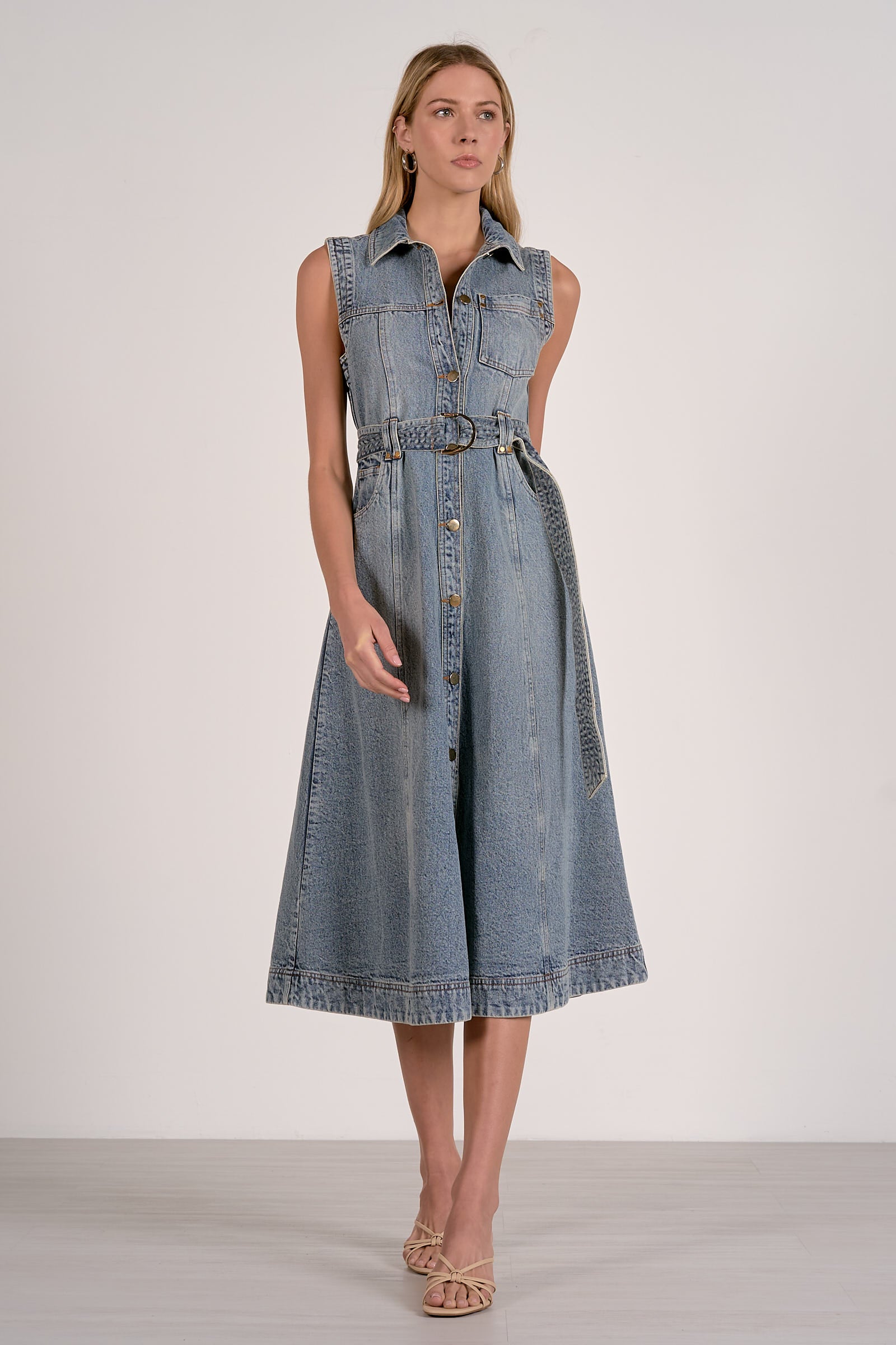 Elan Sleeveless Button-Down Denim Midi Dress Large Elan Sleeveless Button-Down Denim Midi Dress Large