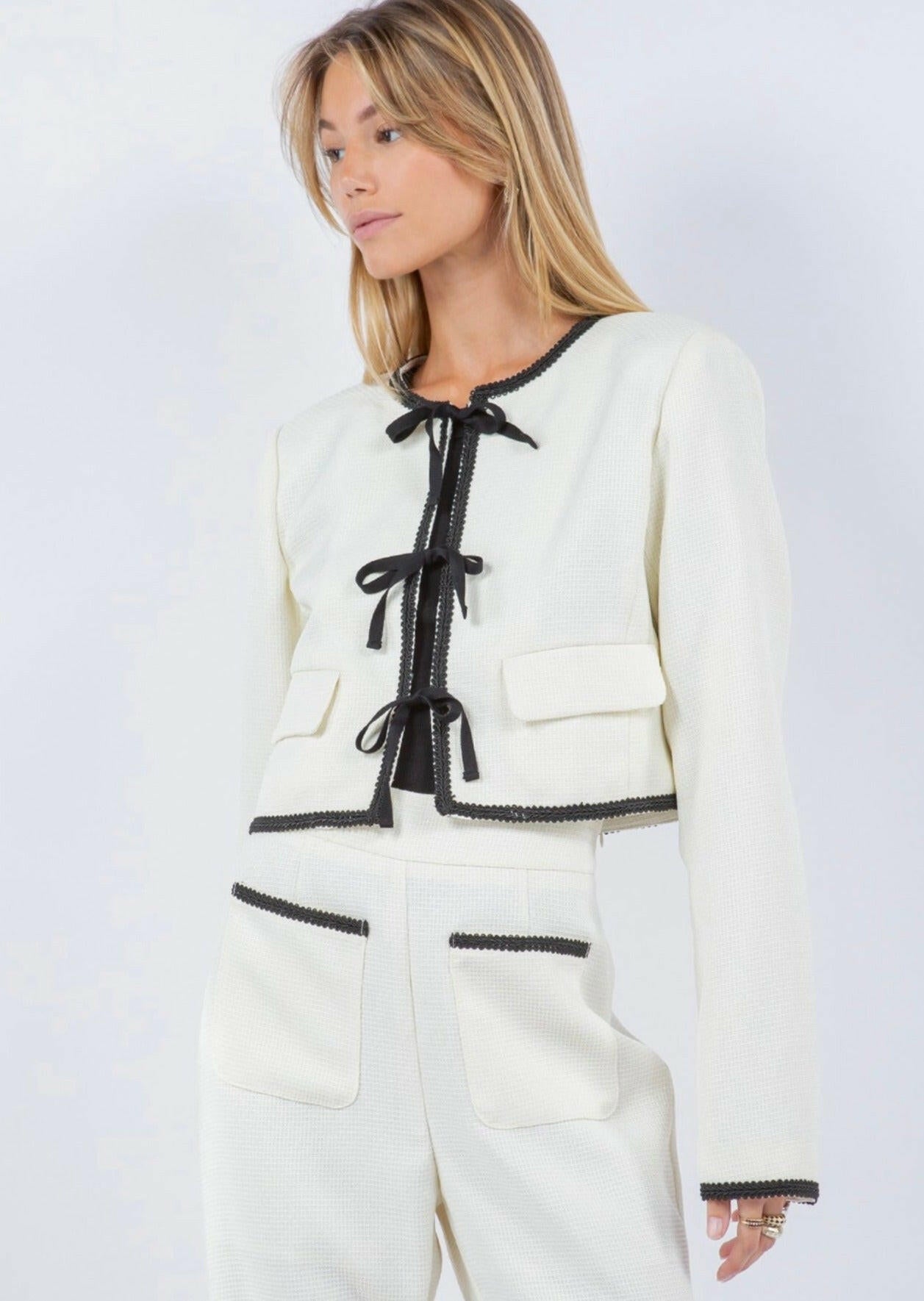 Cropped Contrast Trim Jacket