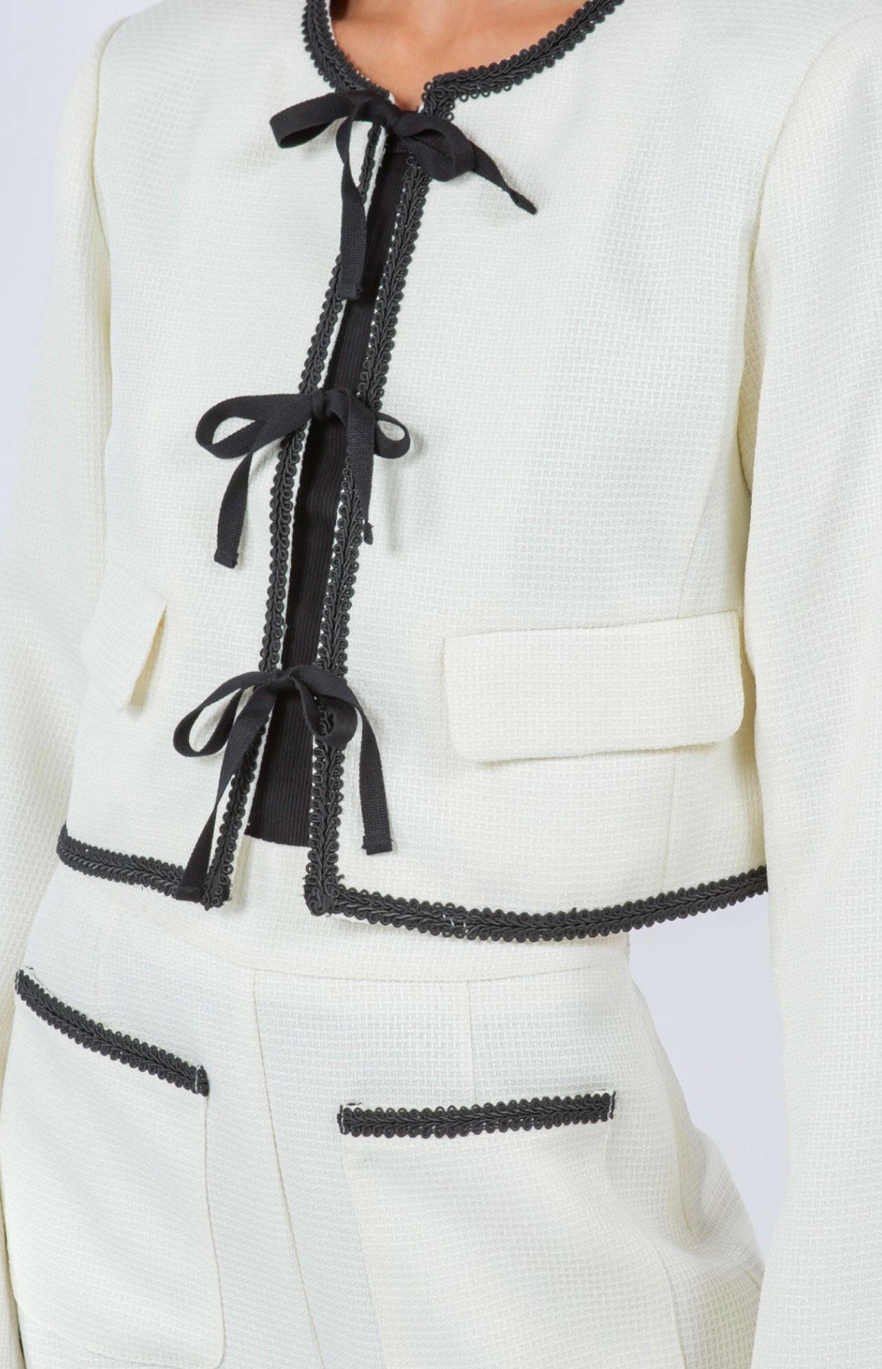 Cropped Contrast Trim Jacket