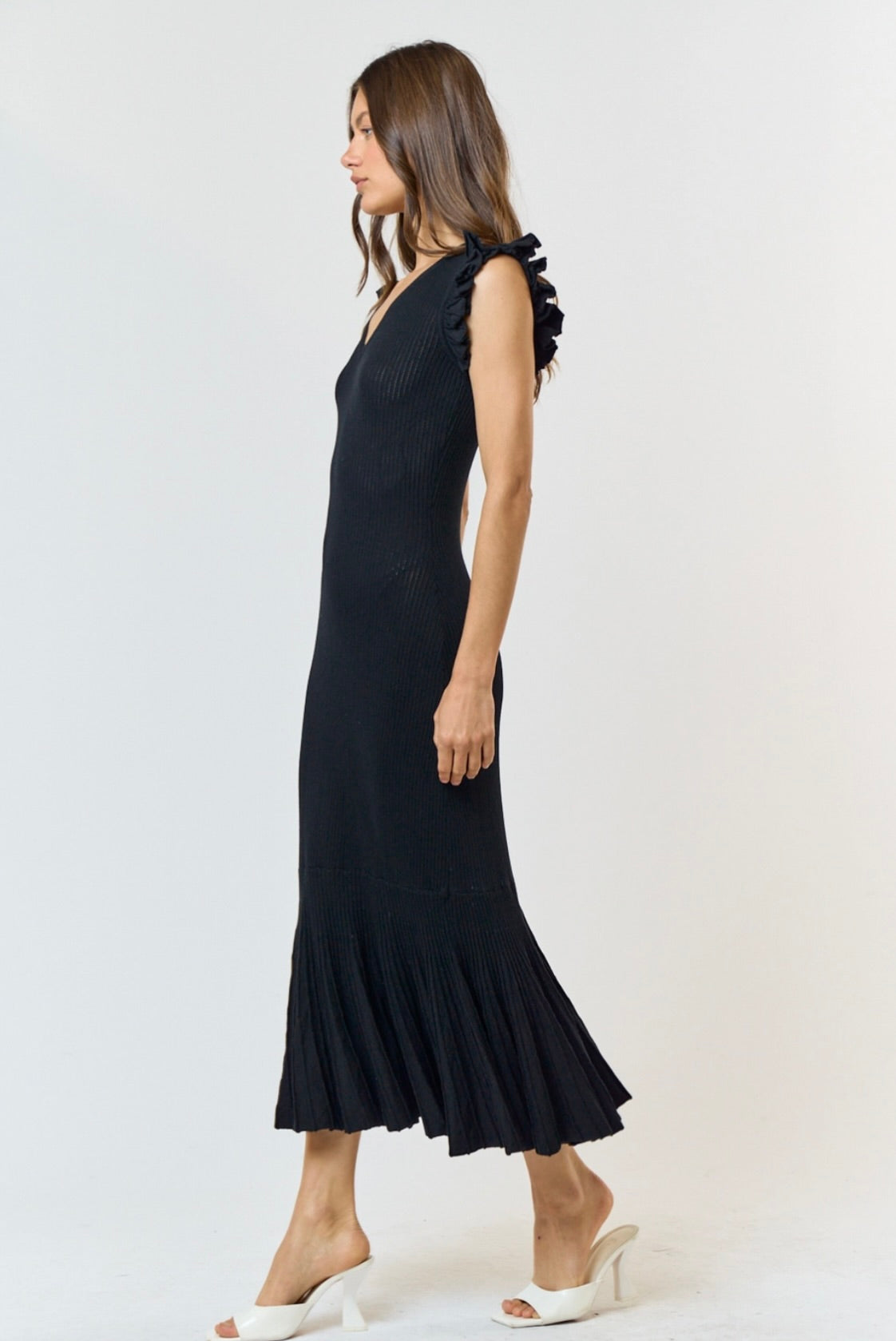 Ruffle Sleeve Pleated Mermaid Sweater Maxi Dress in Black