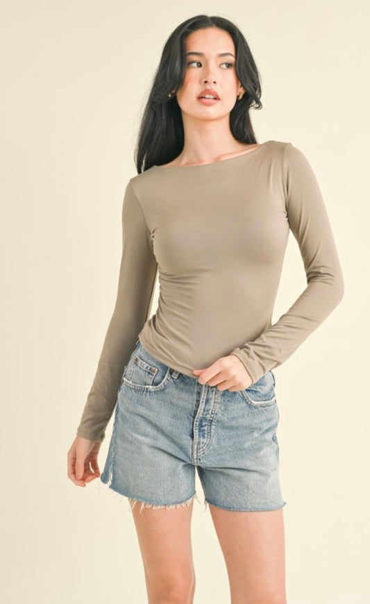 Long Sleeve High Low Long Sleeve Top in Mocha